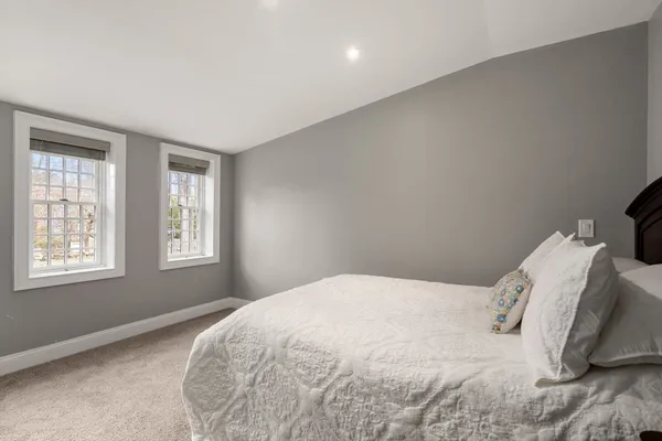 $1,895,000 | 102 Washington Street, Sherborn, MA 01770