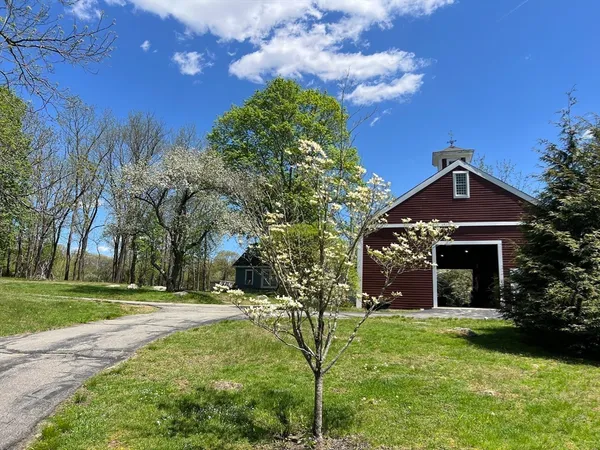 $1,895,000 | 102 Washington Street, Sherborn, MA 01770