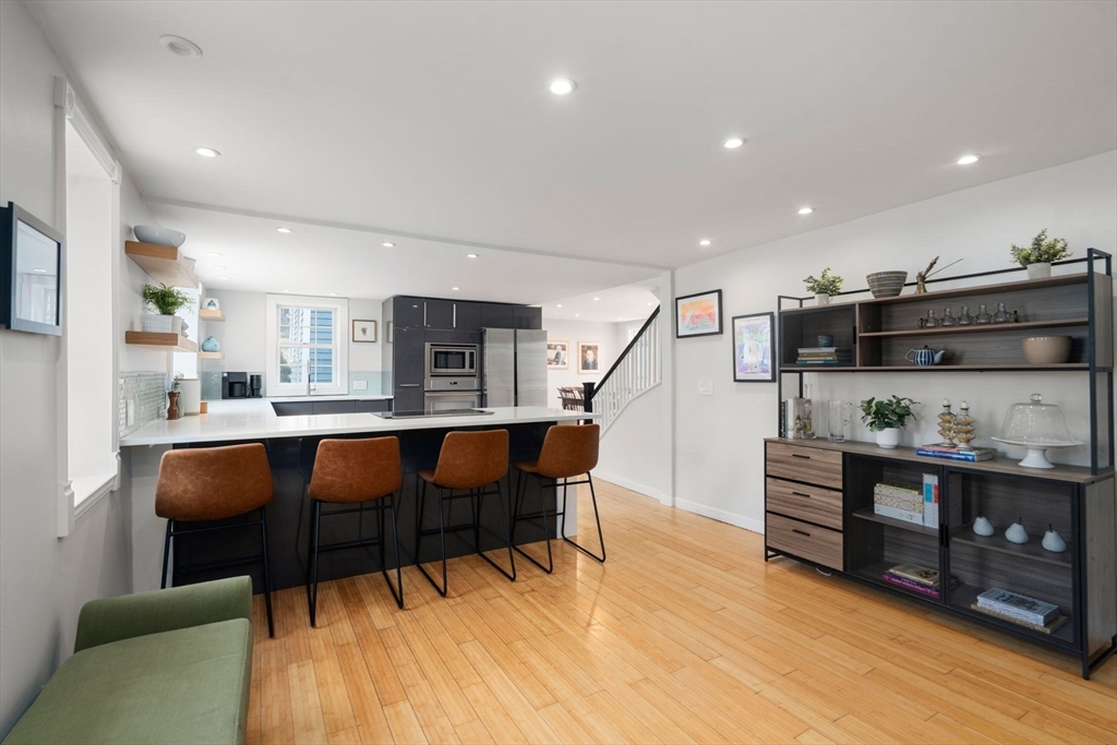 102 Washington Street Sherborn, MA 01770 - Photo 5 of 41