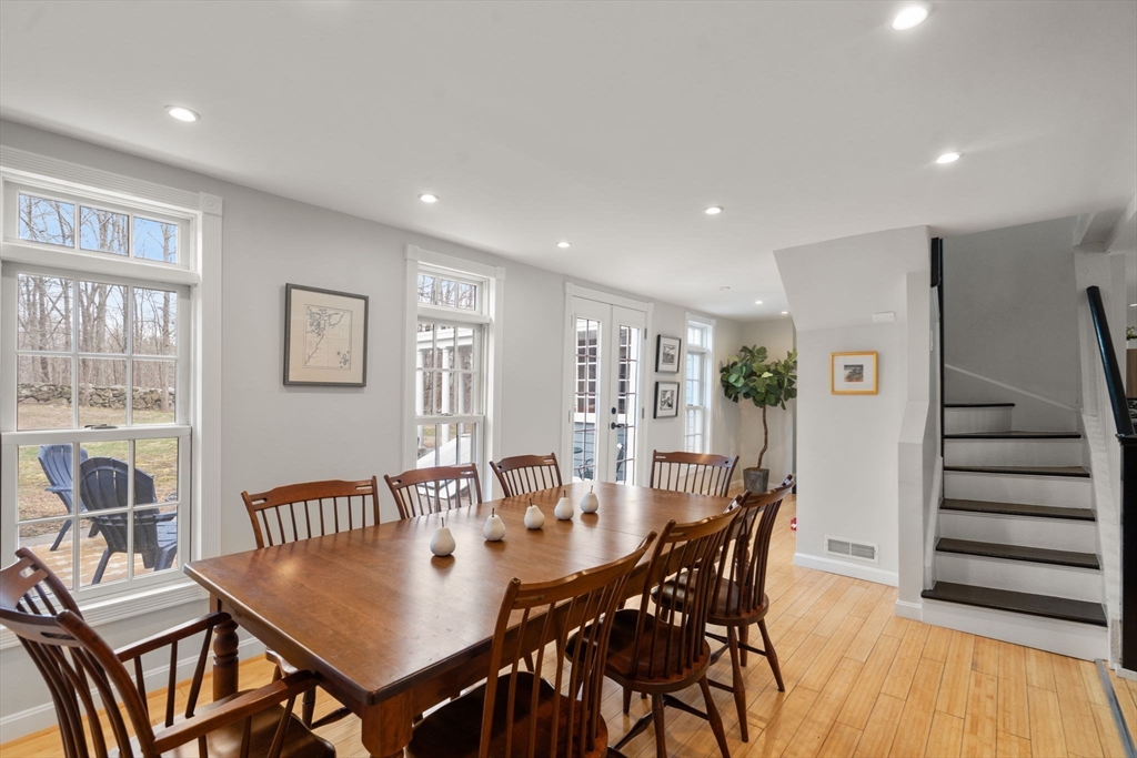 102 Washington Street Sherborn, MA 01770 - Photo 7 of 41