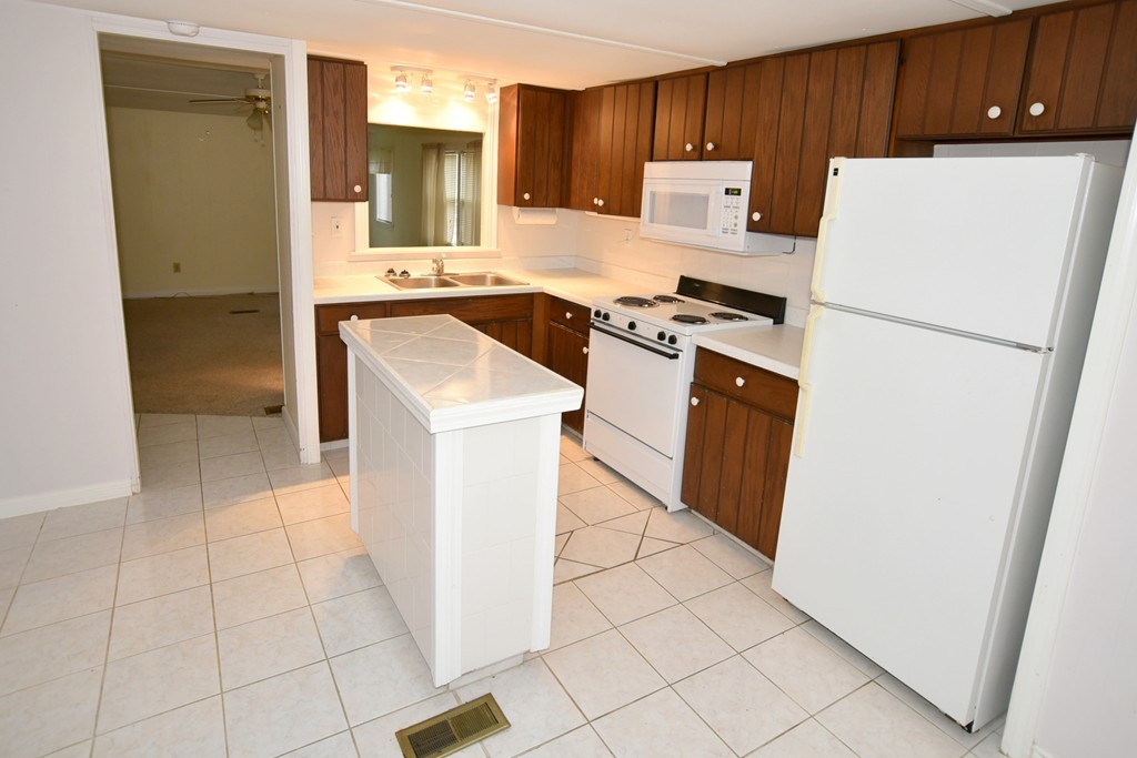 66 Timber Lane Wareham, MA 02576 - Photo 6 of 16 Gallery Image 6