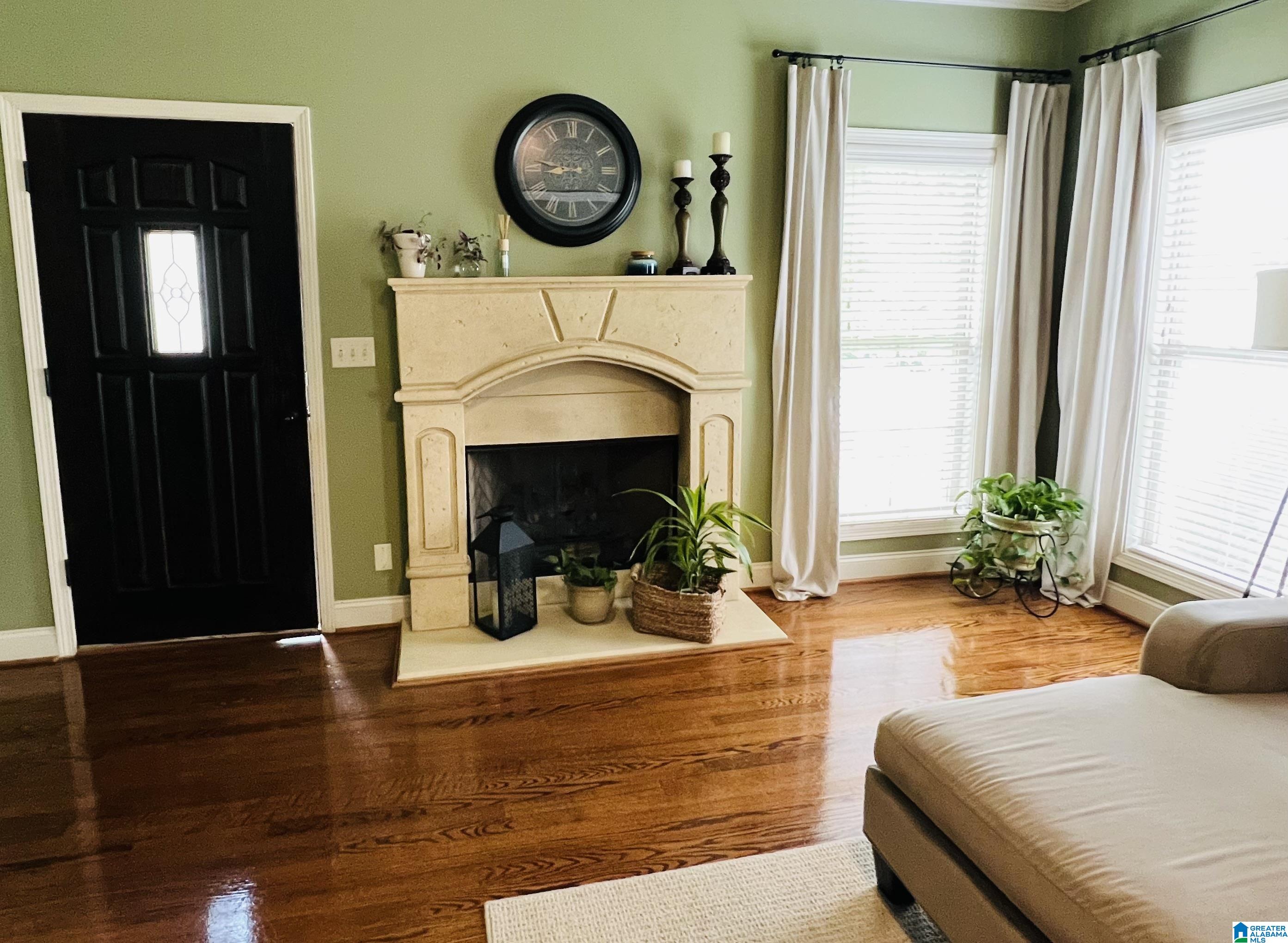402 Ballantrae Road Pelham, AL 35124 - Photo 6 of 89
