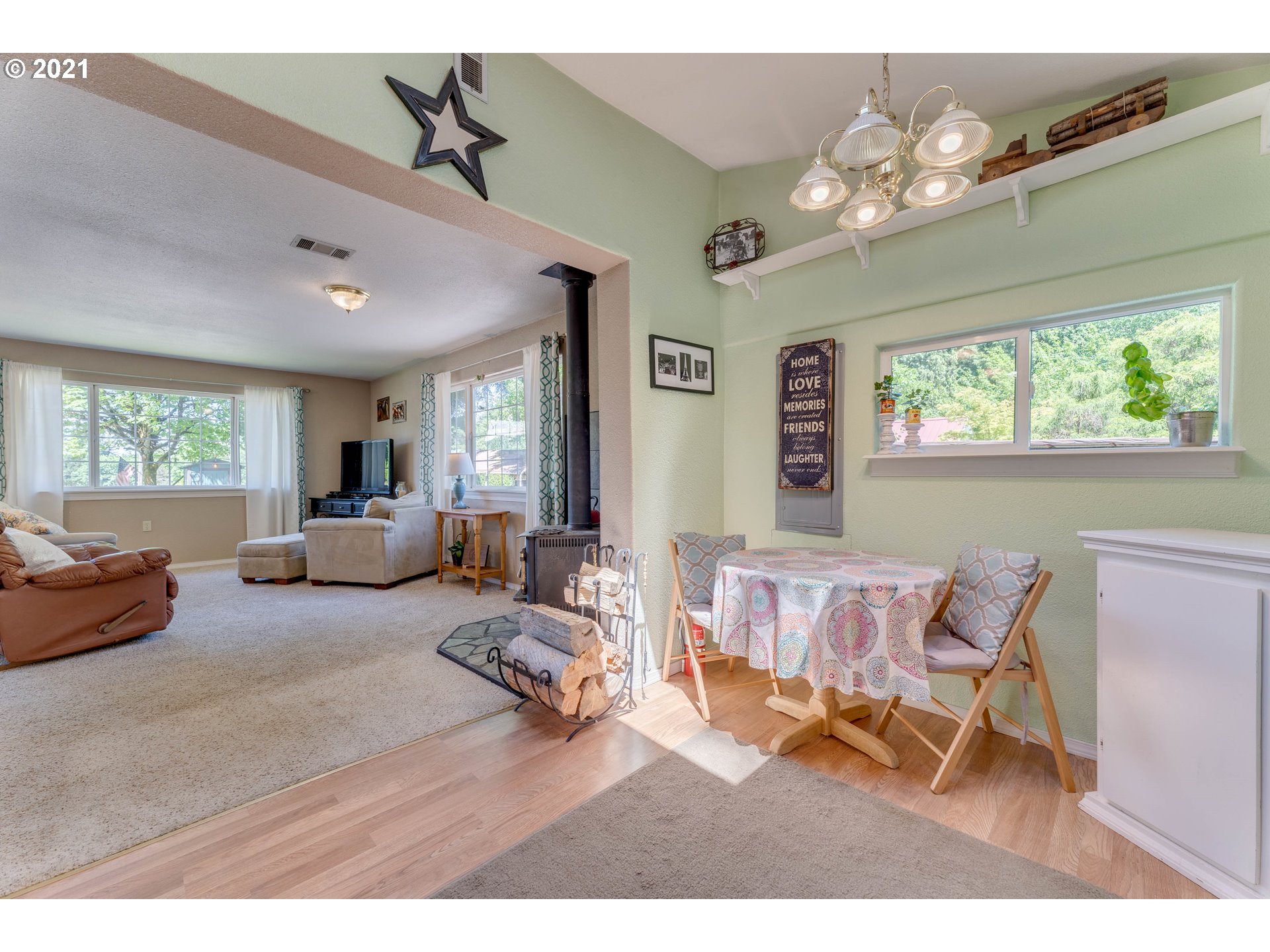 18944 Northwest Logie Trail Road Portland, OR 97231 - Photo 11 of 30