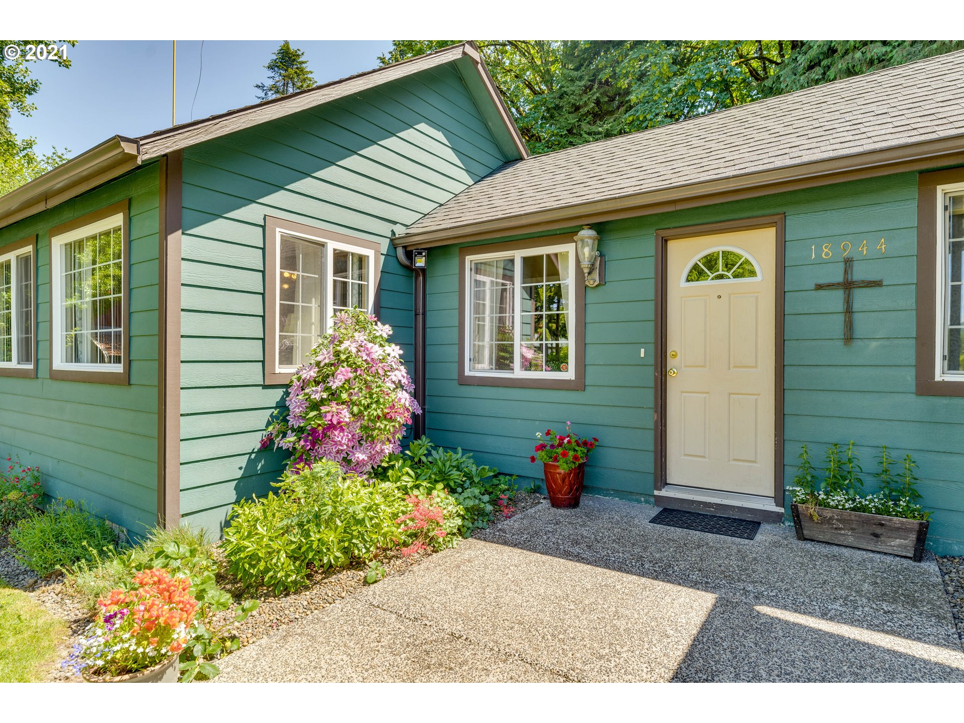18944 Northwest Logie Trail Road Portland, OR 97231 - Photo 6 of 30