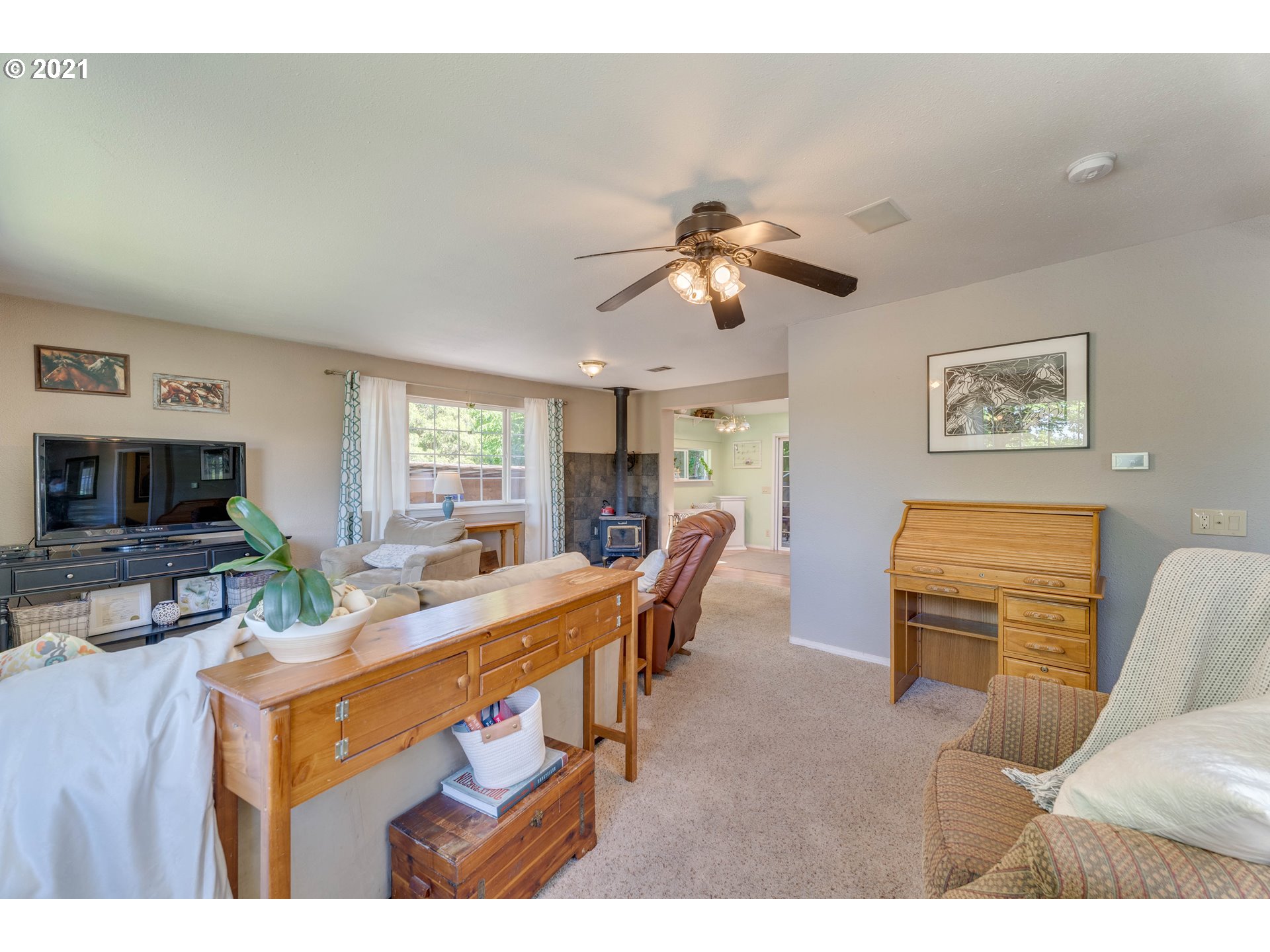 18944 Northwest Logie Trail Road Portland, OR 97231 - Photo 8 of 30
