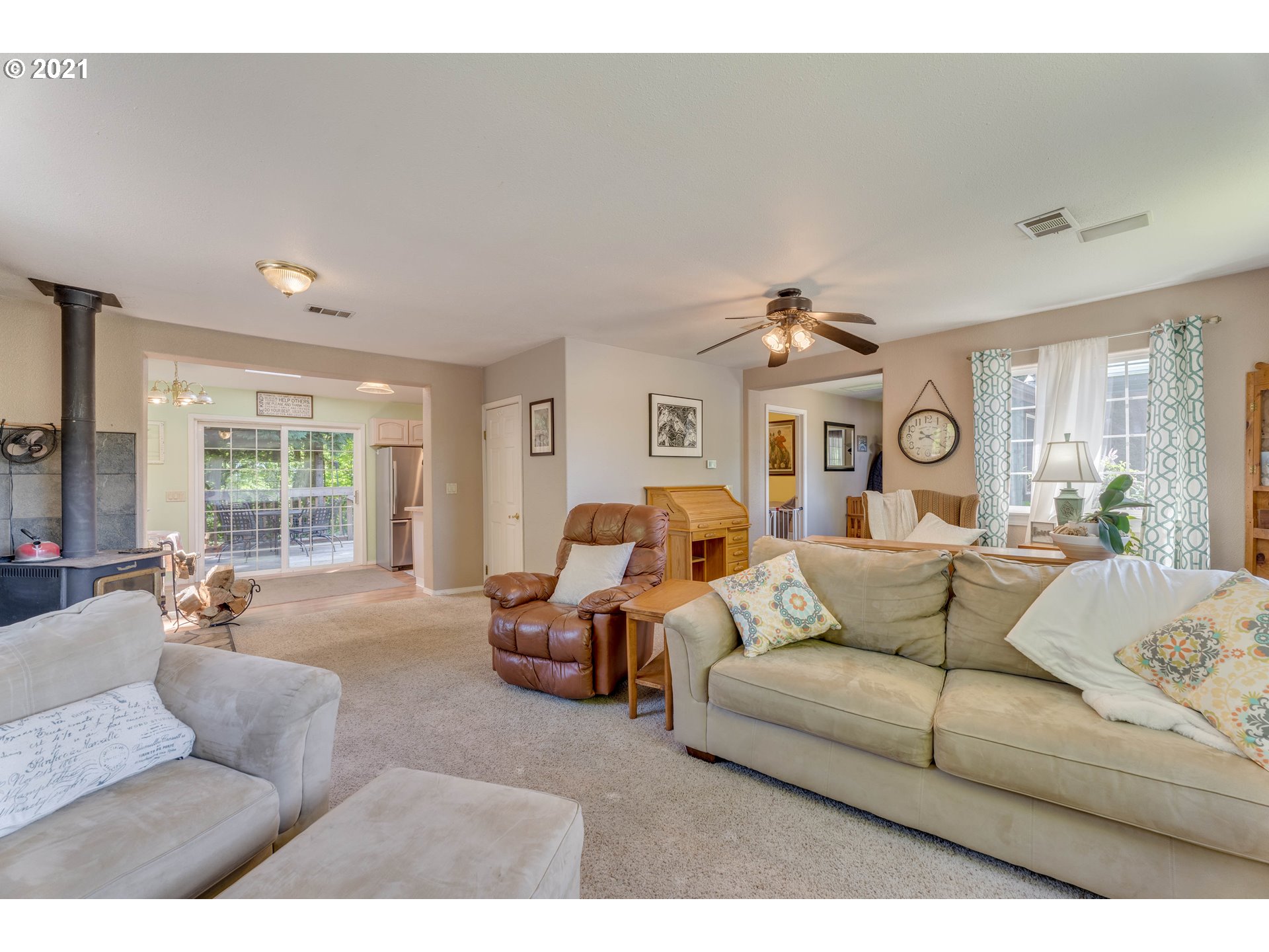 18944 Northwest Logie Trail Road Portland, OR 97231 - Photo 9 of 30