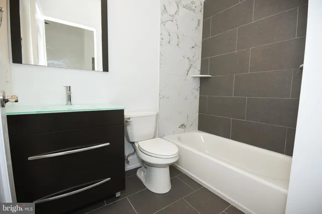 $1,725 | 6162 Ridge Avenue, Unit 203, Philadelphia, PA 19128