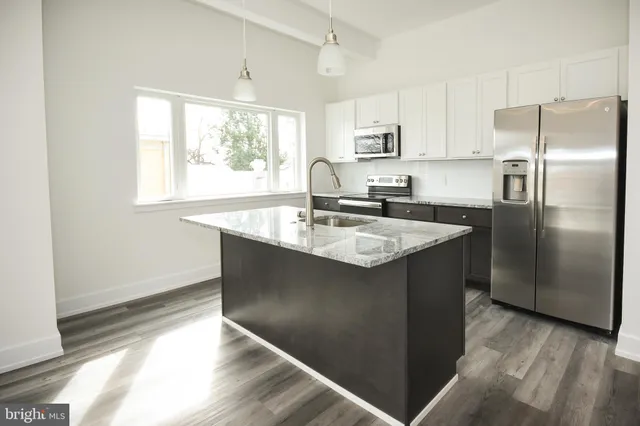 $1,725 | 6162 Ridge Avenue, Unit 203, Philadelphia, PA 19128