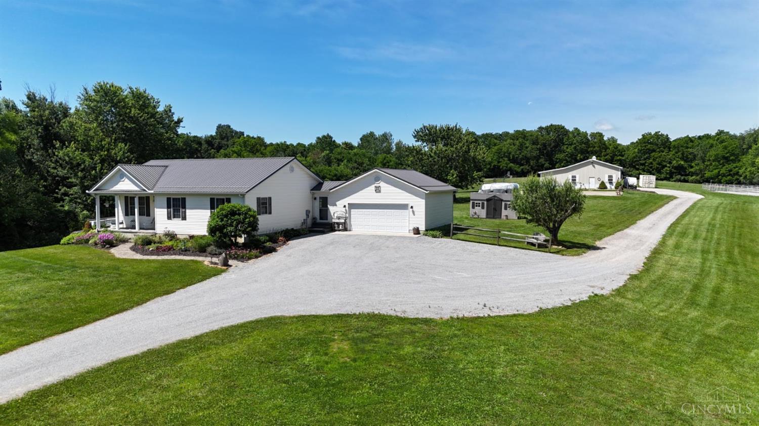 8024 Hightop Road Hillsboro, OH 45133 - Photo 4 of 97