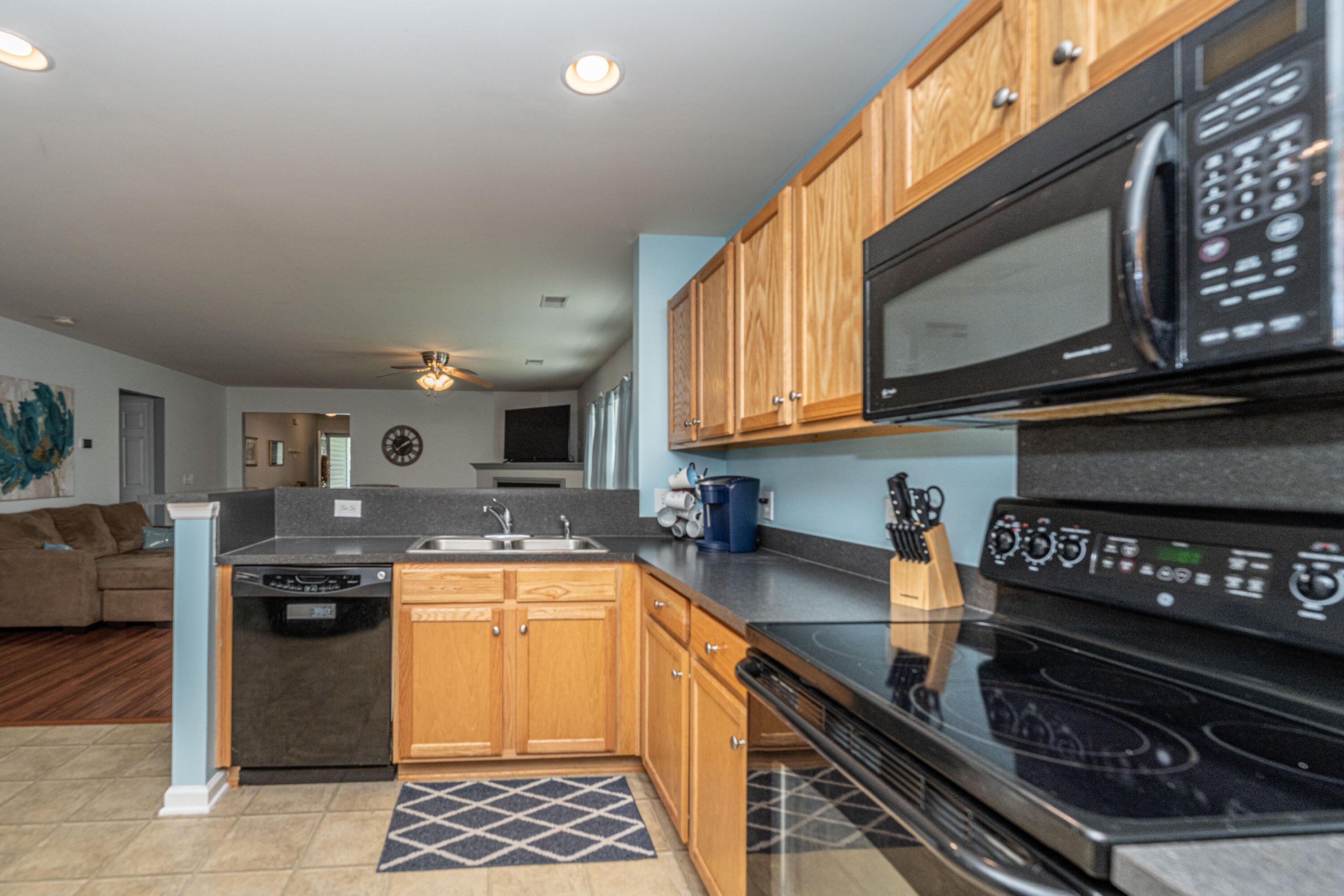 224 Myrtle Way Summerville, SC 29483 - Photo 11 of 35 Black Appliances