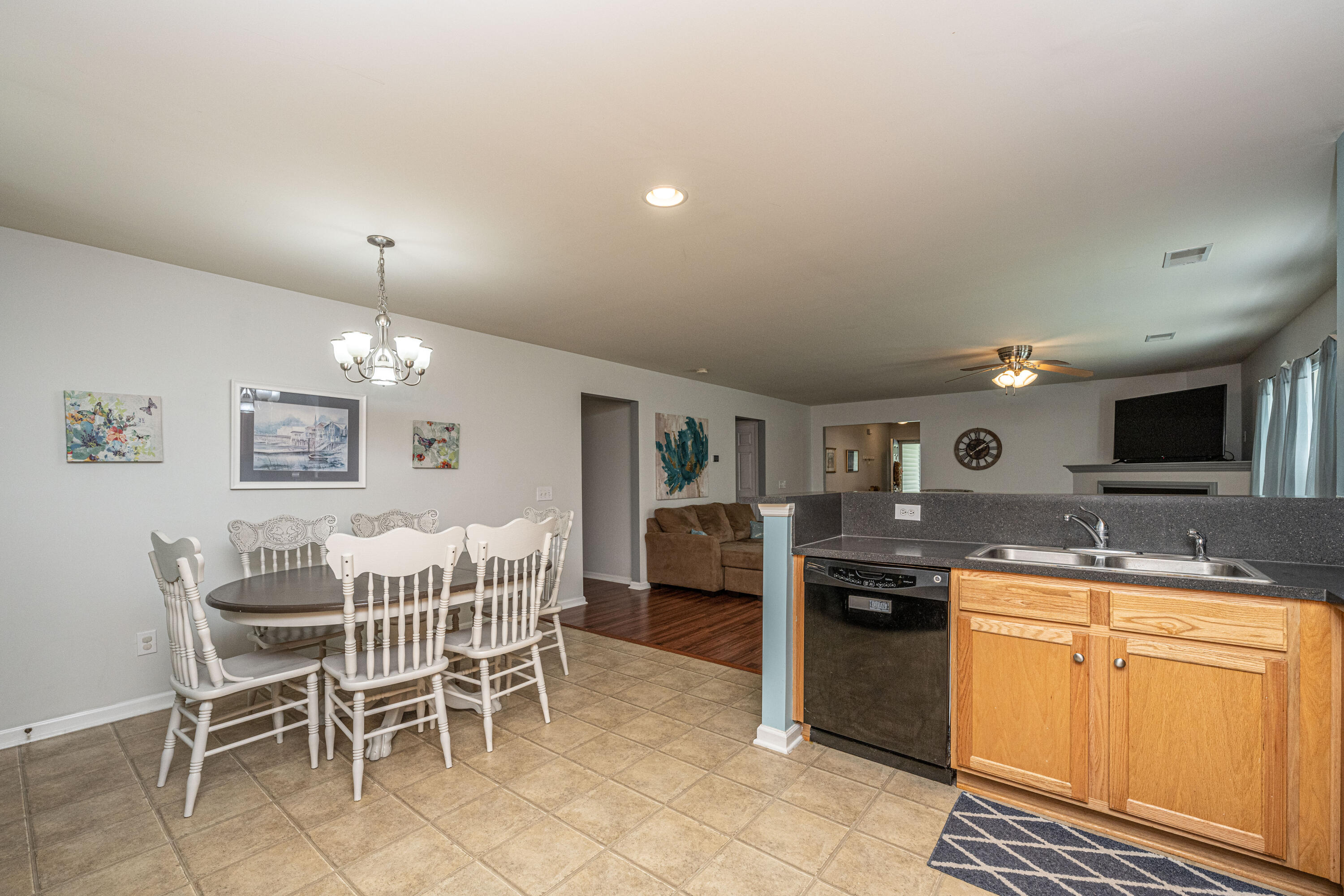 224 Myrtle Way Summerville, SC 29483 - Photo 12 of 35 Eat-In Kitchen