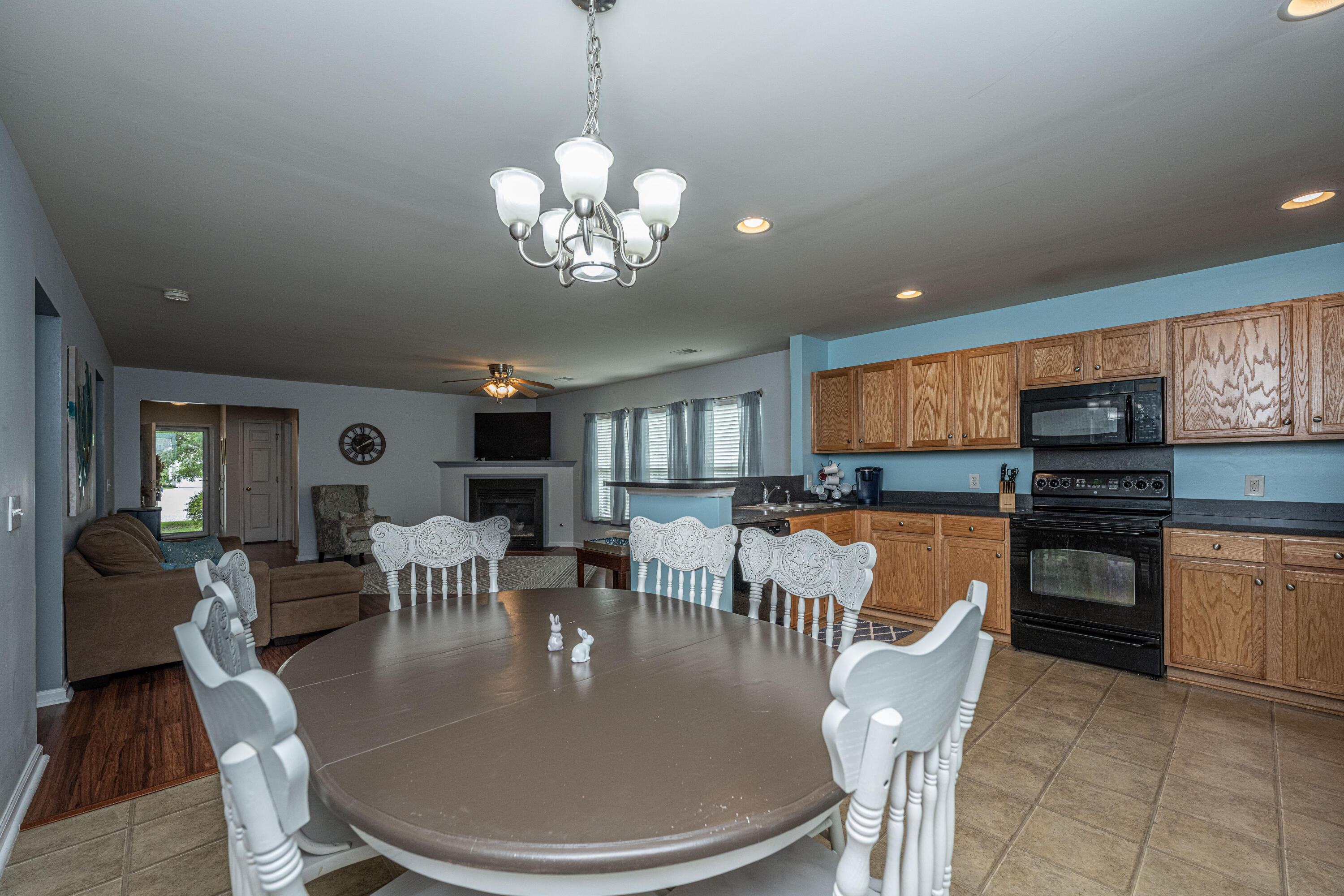 224 Myrtle Way Summerville, SC 29483 - Photo 14 of 35 Breakfast Area