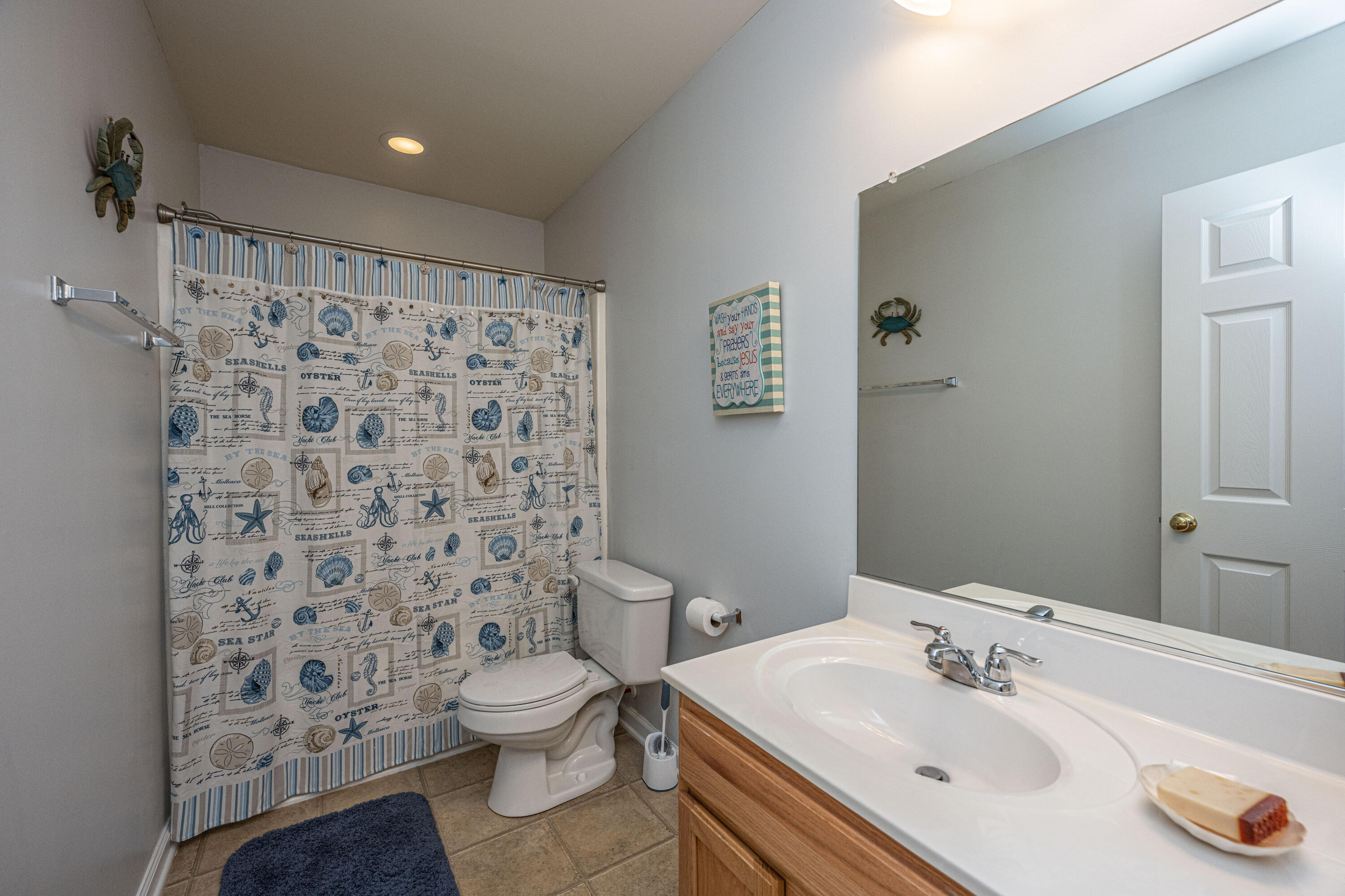 224 Myrtle Way Summerville, SC 29483 - Photo 23 of 35 Guest Full Bathroom