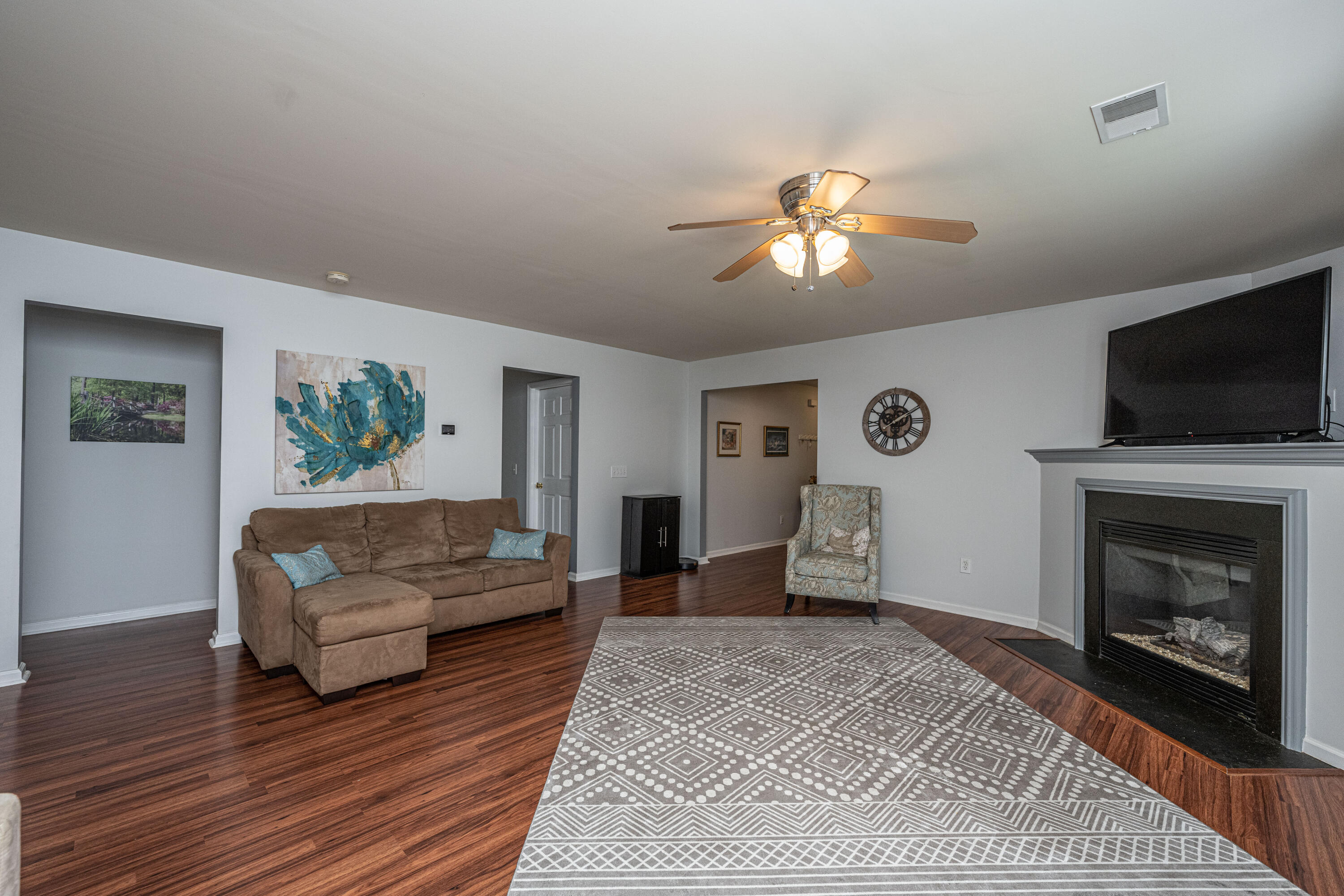 224 Myrtle Way Summerville, SC 29483 - Photo 6 of 35 Family Room