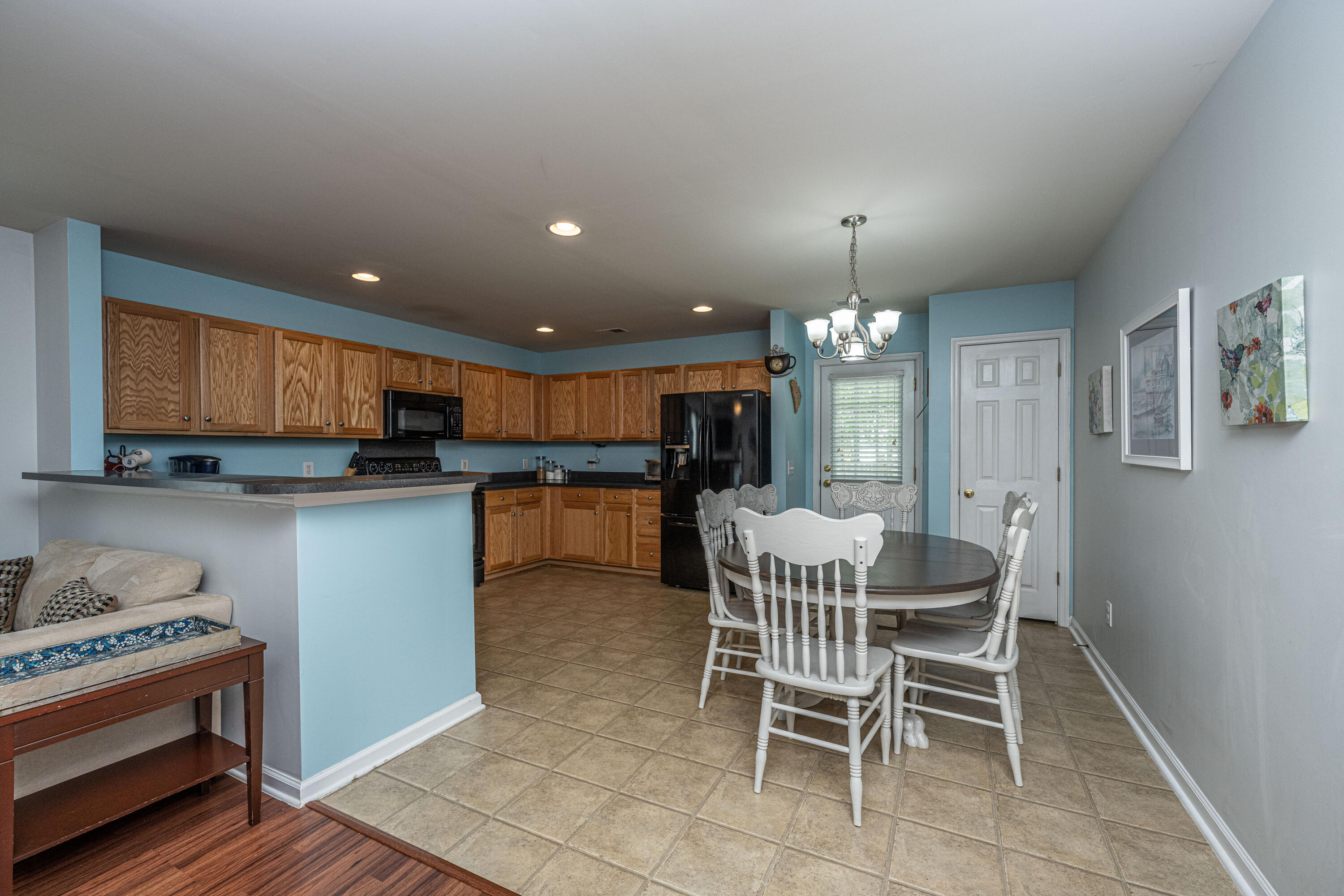 224 Myrtle Way Summerville, SC 29483 - Photo 9 of 35 Large Eat-In Kitchen