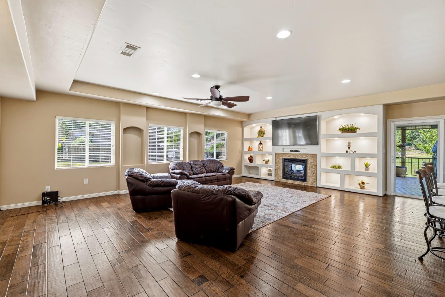 8723 Phoenix Avenue Fair Oaks, CA 95628 - Photo 5 of 63