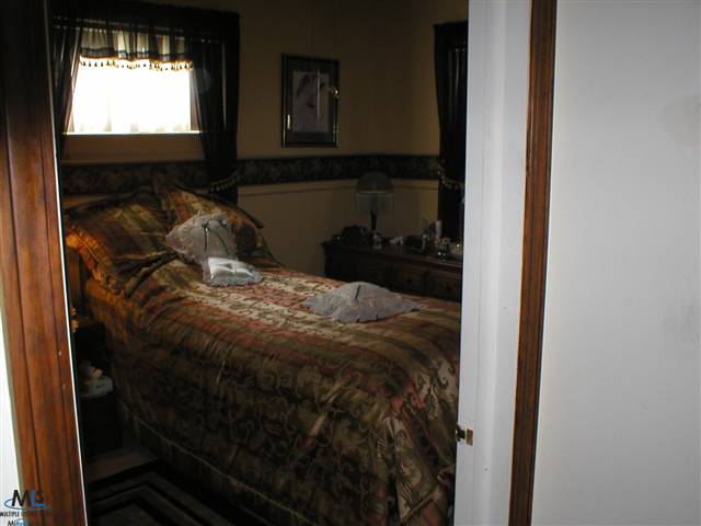7273 Cardinal Road Algonac, MI 48001 - Photo 16 of 17 31107921-15.JPG