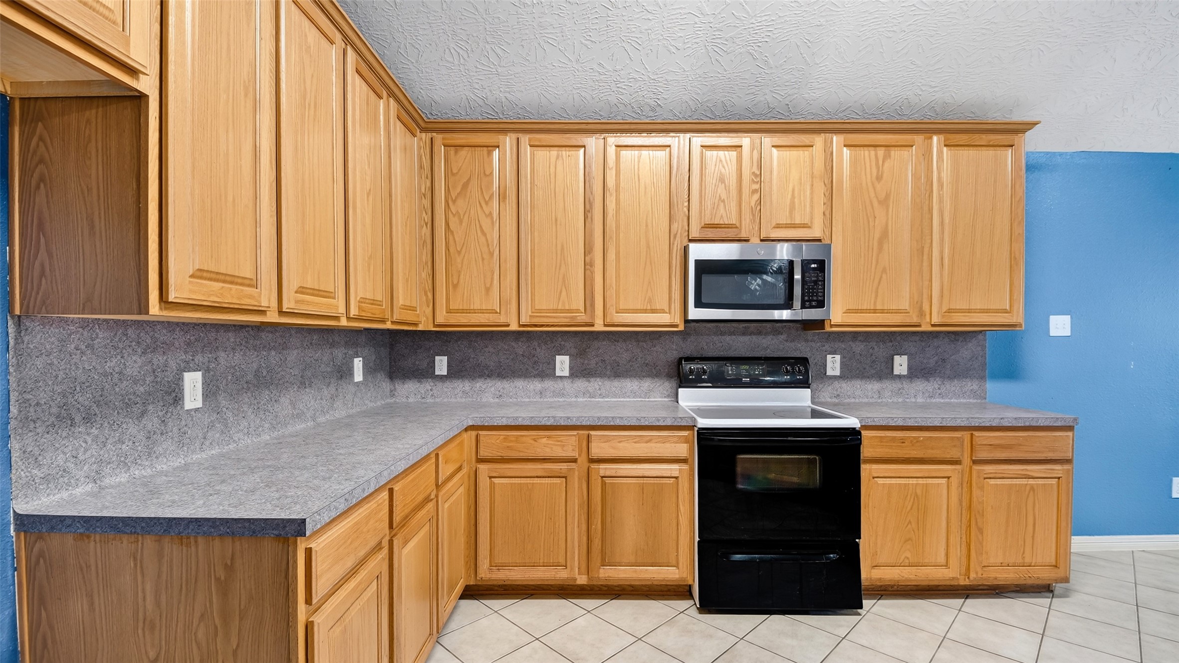 24019 Surreygate Drive Spring, TX 77373 - Photo 8 of 37 Kitchen