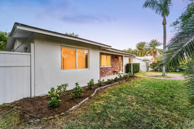 $3,600 | 239 Southeast 34th Avenue, Boynton Beach, FL 33435