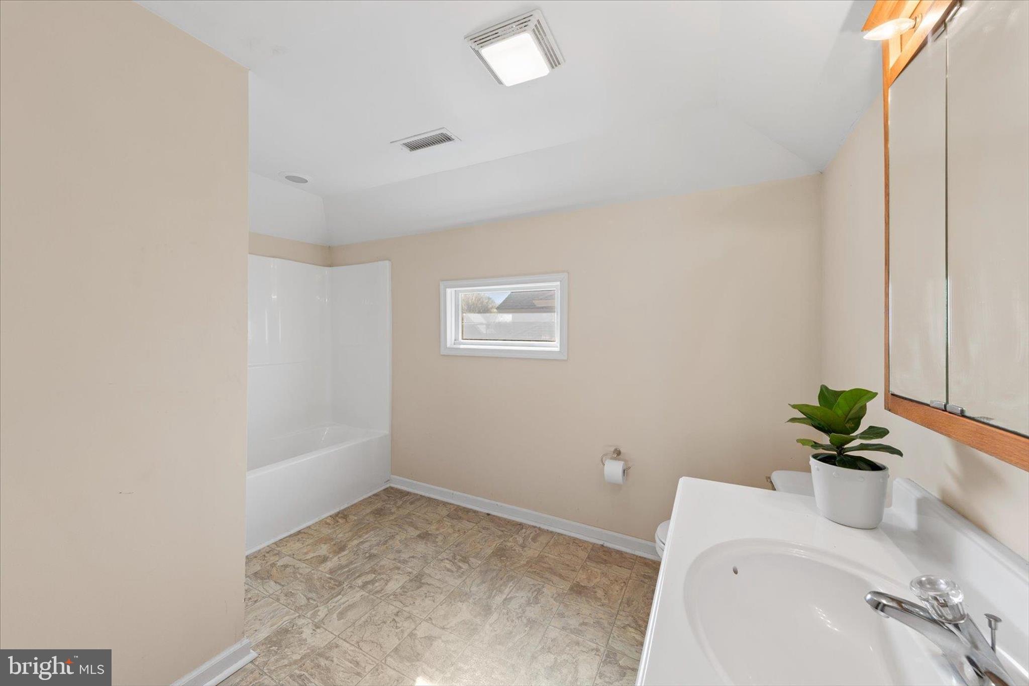 305 East Jewell Street Delmar, DE 19940 - Photo 24 of 33 Spacious Full Bath with Tub Shower