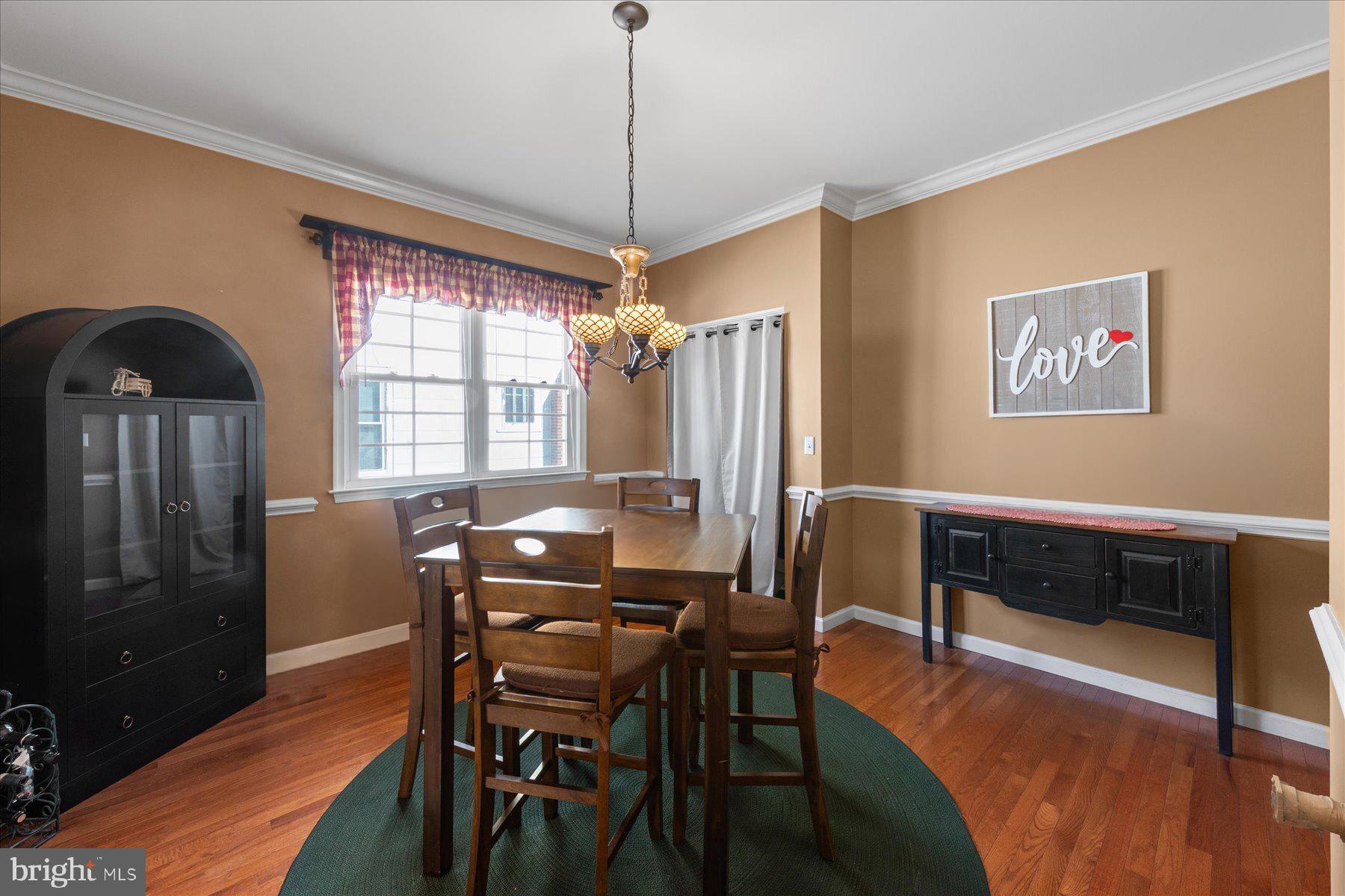 305 East Jewell Street Delmar, DE 19940 - Photo 10 of 33 Hardwood Floors