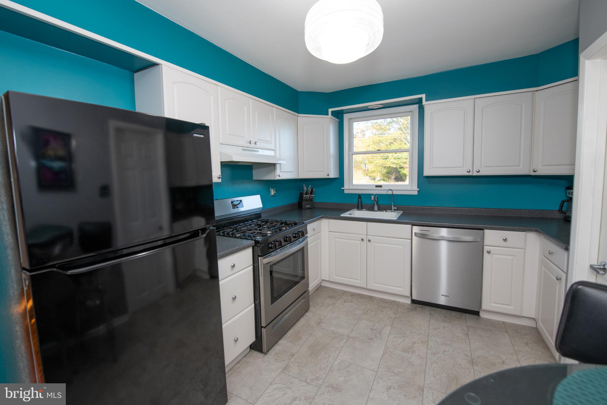 376 Newtown Road Warminster, PA 18974 - Photo 7 of 26 Vibrant kitchen with modern appliances.