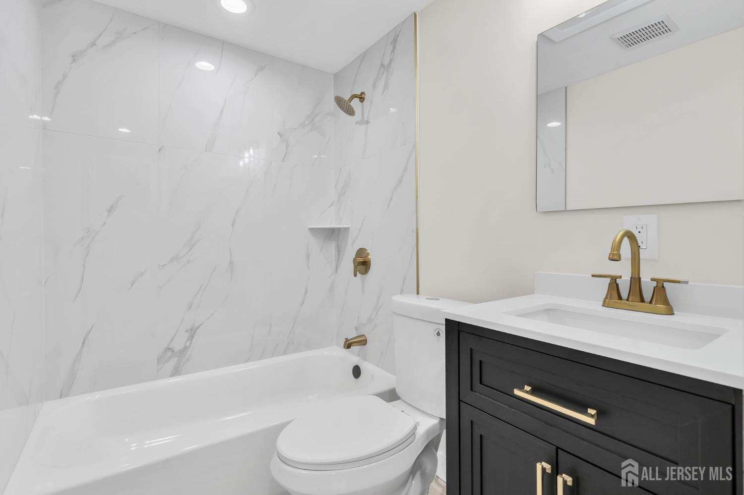 23 Old Forge Road Helmetta, NJ 08828 - Photo 3 of 34