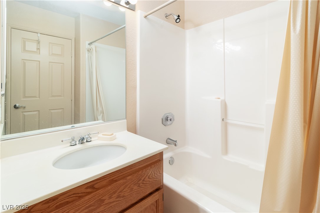 3342 Pheasant Canyon Way, Unit 1013 Laughlin, NV 89029 - Photo 35 of 74 Full hallway bathroom featuring vanity and shower