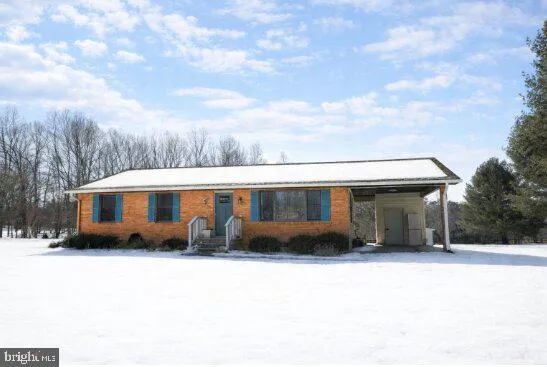 a front view of house with yard