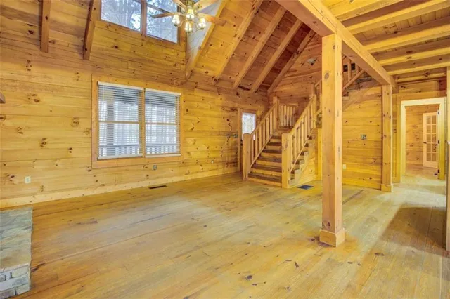 a view of an indoor bathroom