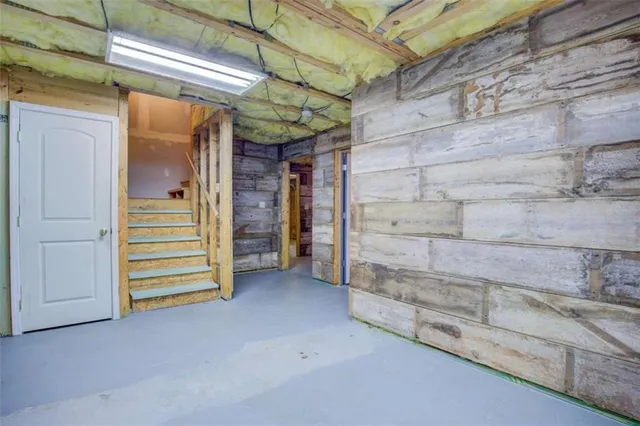 a view of walk in closet