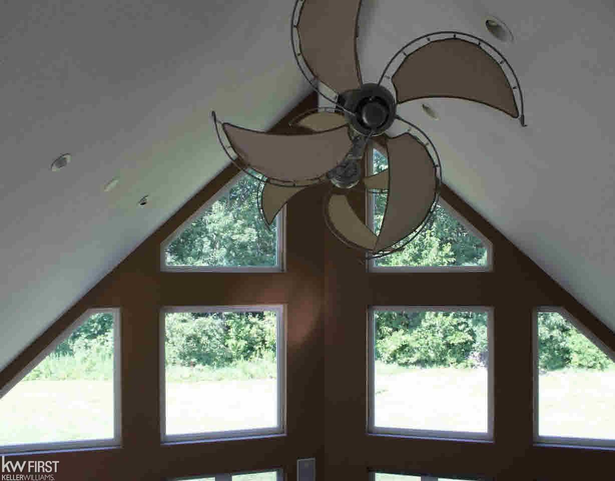 1002 East Vienna Road Clio, MI 48420 - Photo 21 of 62 21351688-20.JPG