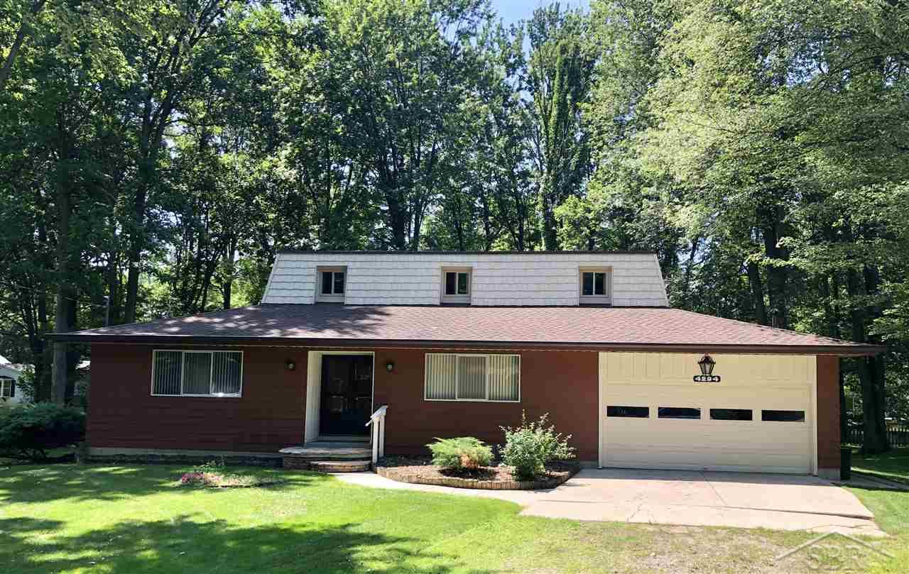 4294 Emerald Road Bridgeport, MI 48722 - Photo 1 of 20 31388471.JPG