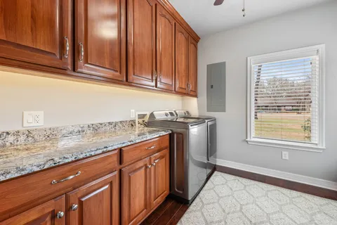 $575,000 | 56 Sammy Snead Drive, Hilltop Lakes, TX 77871