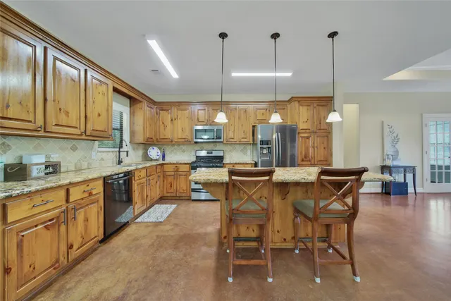 $599,900 | 22100 Stone Creek Lane, Montgomery, TX 77316