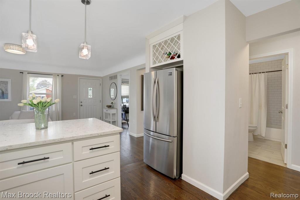 3295 Cumberland Road Berkley, MI 48072 - Photo 11 of 25