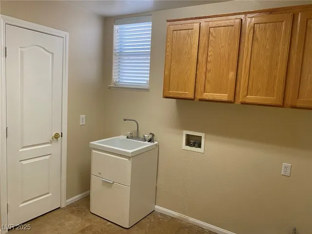 $3,800 | 436 Beardsley Circle, Henderson, NV 89052