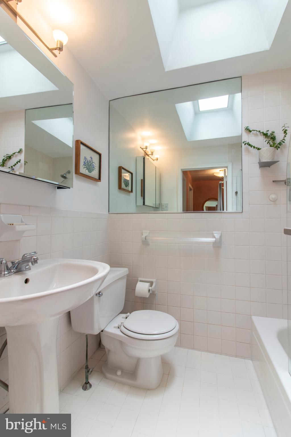 1621 Ashurst Road Philadelphia, PA 19151 - Photo 22 of 36 Gallery Image 22