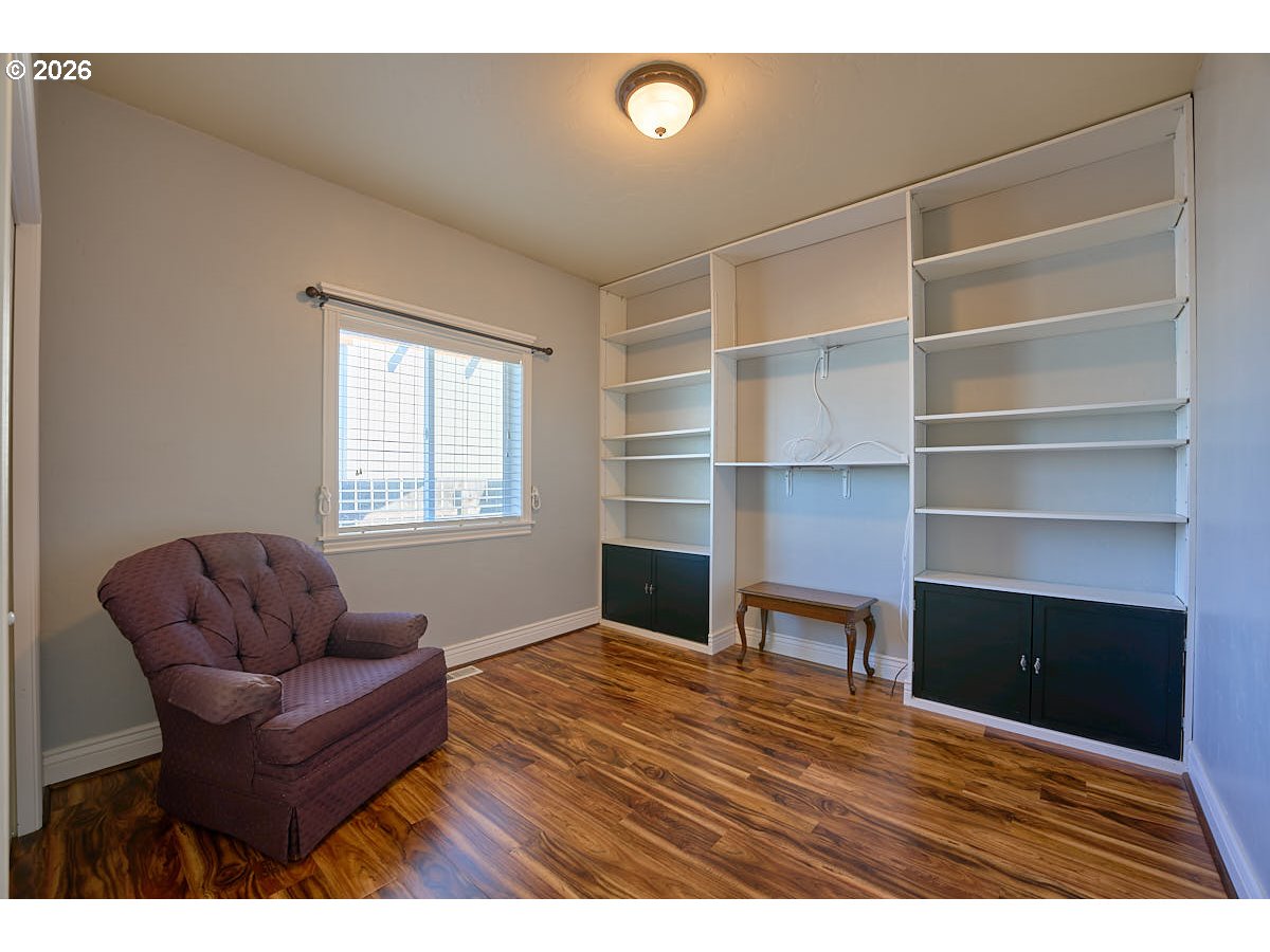 612 North Mill Street Joseph, OR 97846 - Photo 24 of 32 a room with furniture and a window
