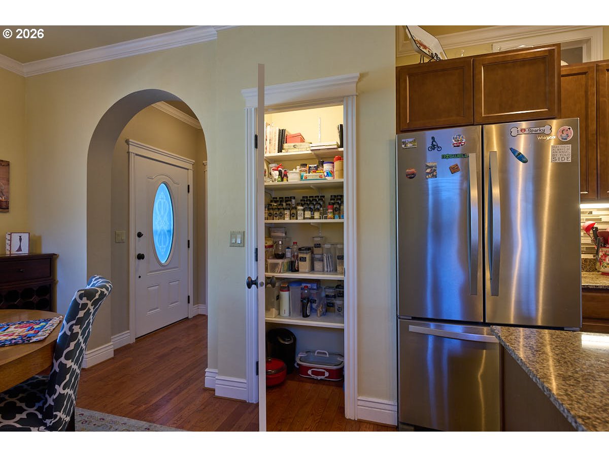 612 North Mill Street Joseph, OR 97846 - Photo 10 of 32 a view of livingroom with furniture cabinet and window