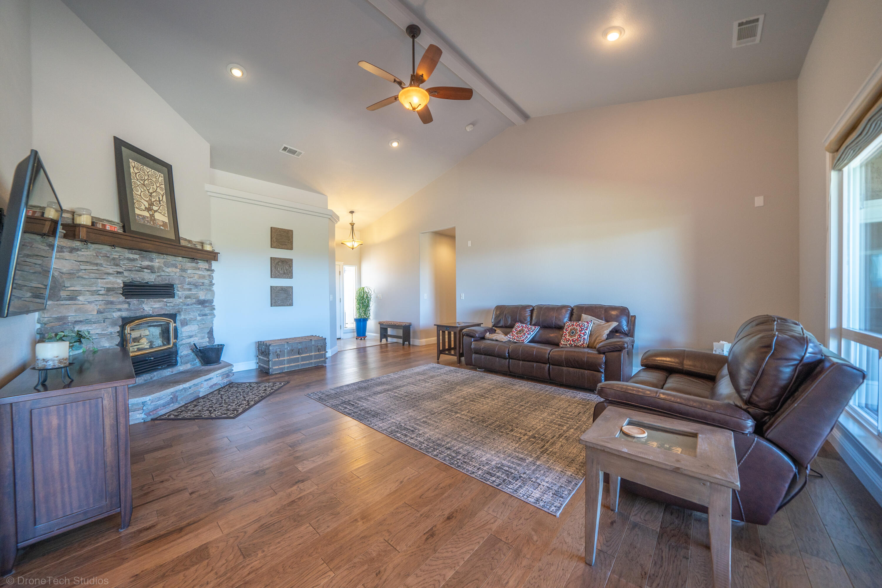 6940 Amber Ridge Drive Anderson, CA 96007 - Photo 8 of 59 6940 Amber Ridge Dr-14