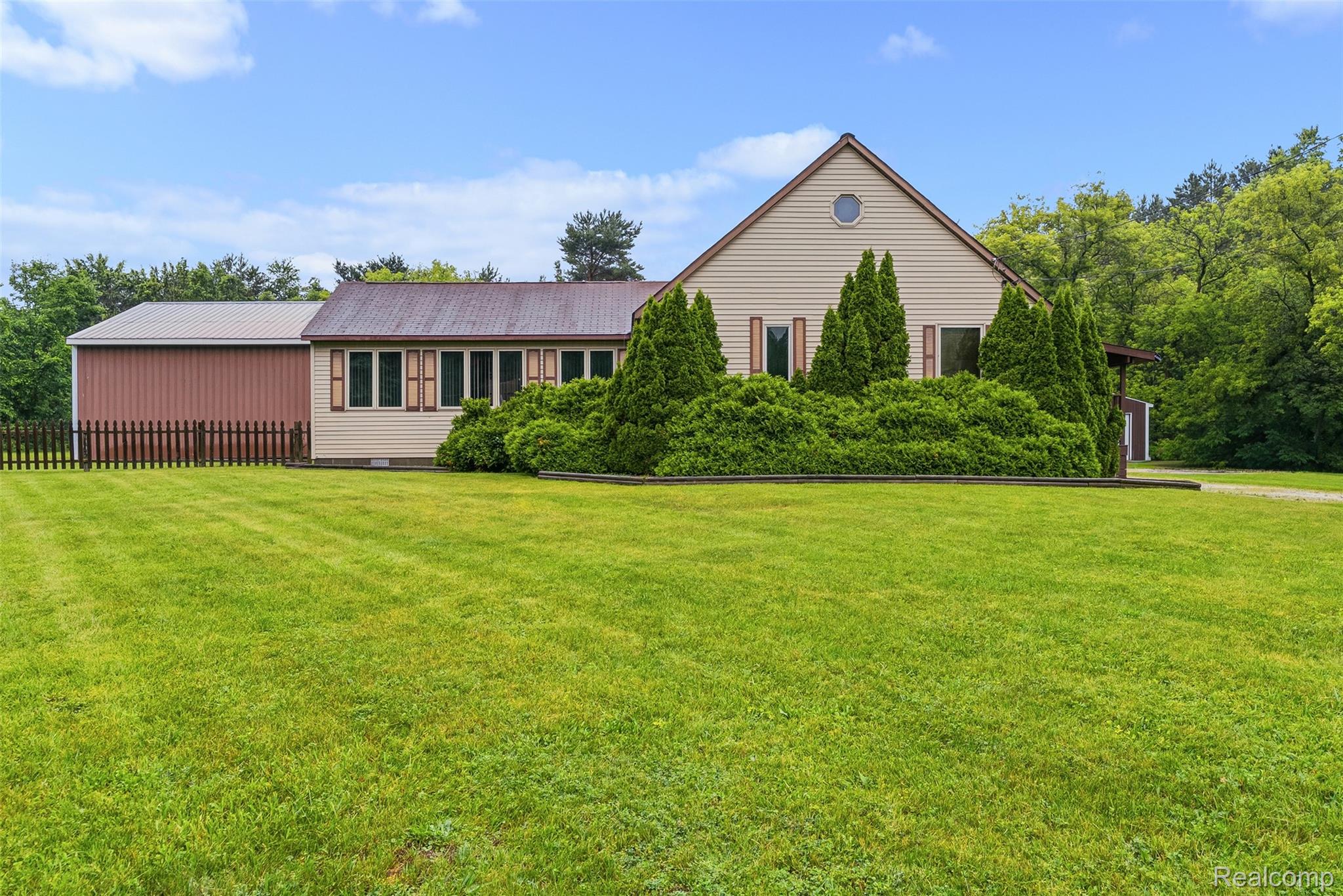 6109 North State Road Davison, MI 48423 - Photo 4 of 39 3_dsc03525.jpg