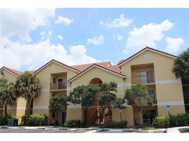 $200,000 | 7610 Westwood Drive, Unit 119, Tamarac, FL 33321