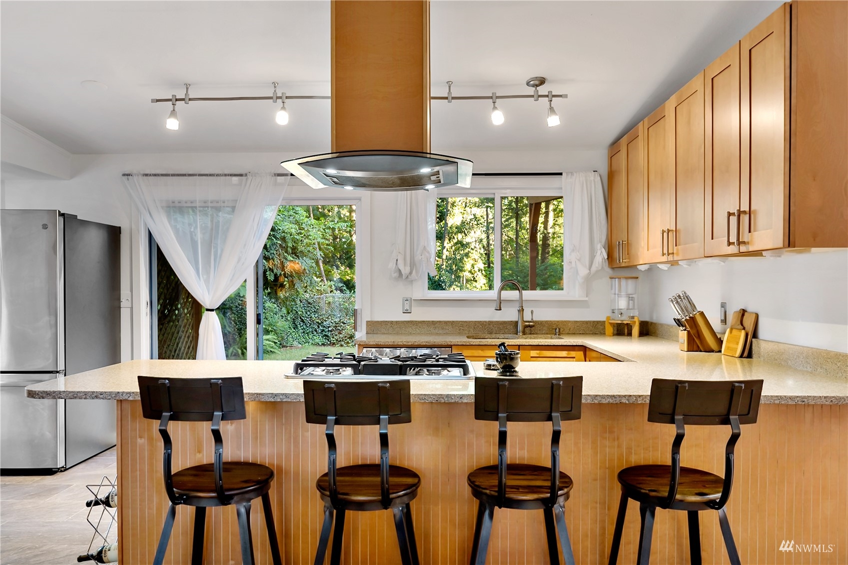 15403 Southeast 142nd Place Renton, WA 98059 - Photo 3 of 36 Gallery Image 3