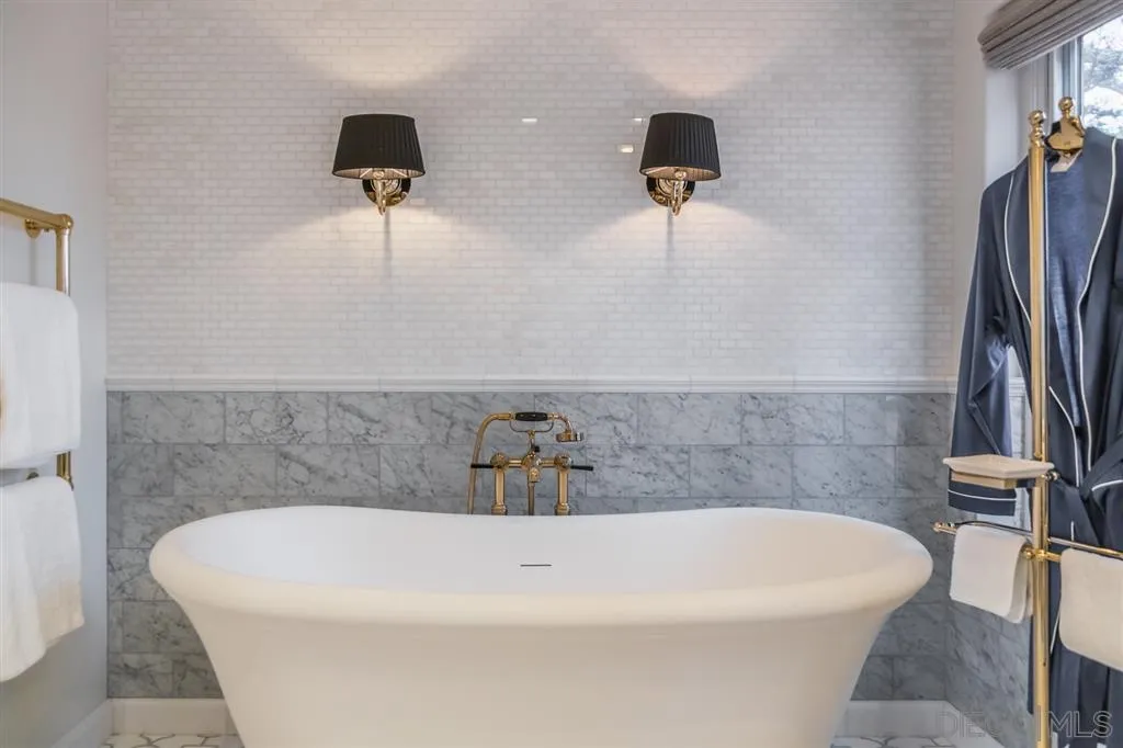 901 Highland Avenue Del Mar, CA 92014 - Photo 15 of 25 a white bath tub sitting in a bathroom