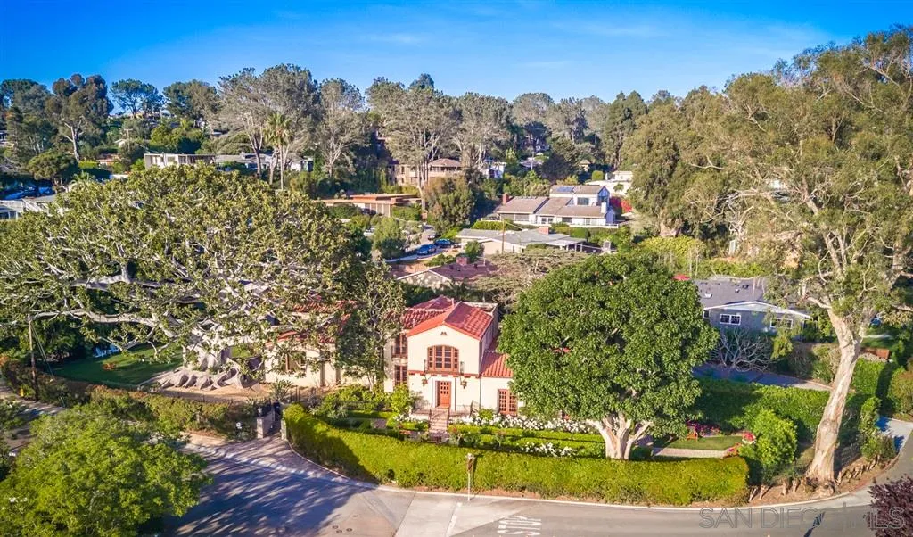 901 Highland Avenue Del Mar, CA 92014 - Photo 18 of 25 a view of a city