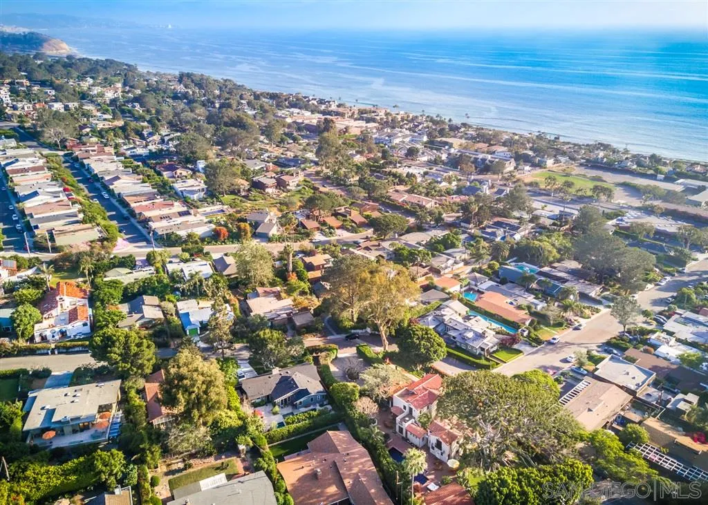 901 Highland Avenue Del Mar, CA 92014 - Photo 23 of 25 an aerial view of residential building and lake