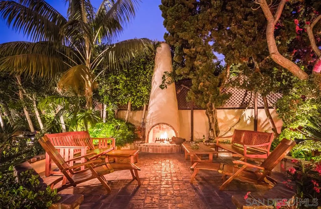 901 Highland Avenue Del Mar, CA 92014 - Photo 25 of 25 a view of a backyard