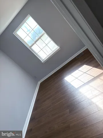 a view of empty room with window