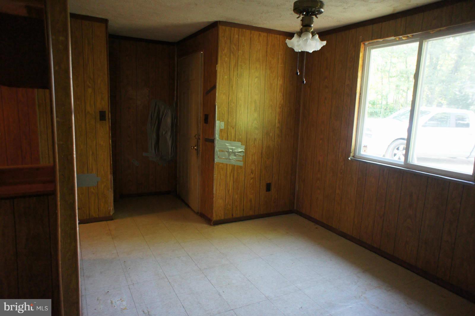 1950 Lower Marlboro Road Huntingtown, MD 20639 - Photo 3 of 14 Interior (General)